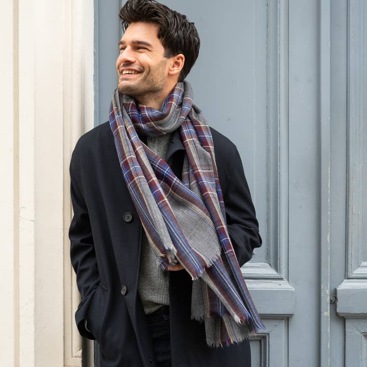 HUSHINISH MEN'S SCARF — DARK GRAY SCOTTISH TARTAN IN WOOL for wholesale by AV08 PARIS