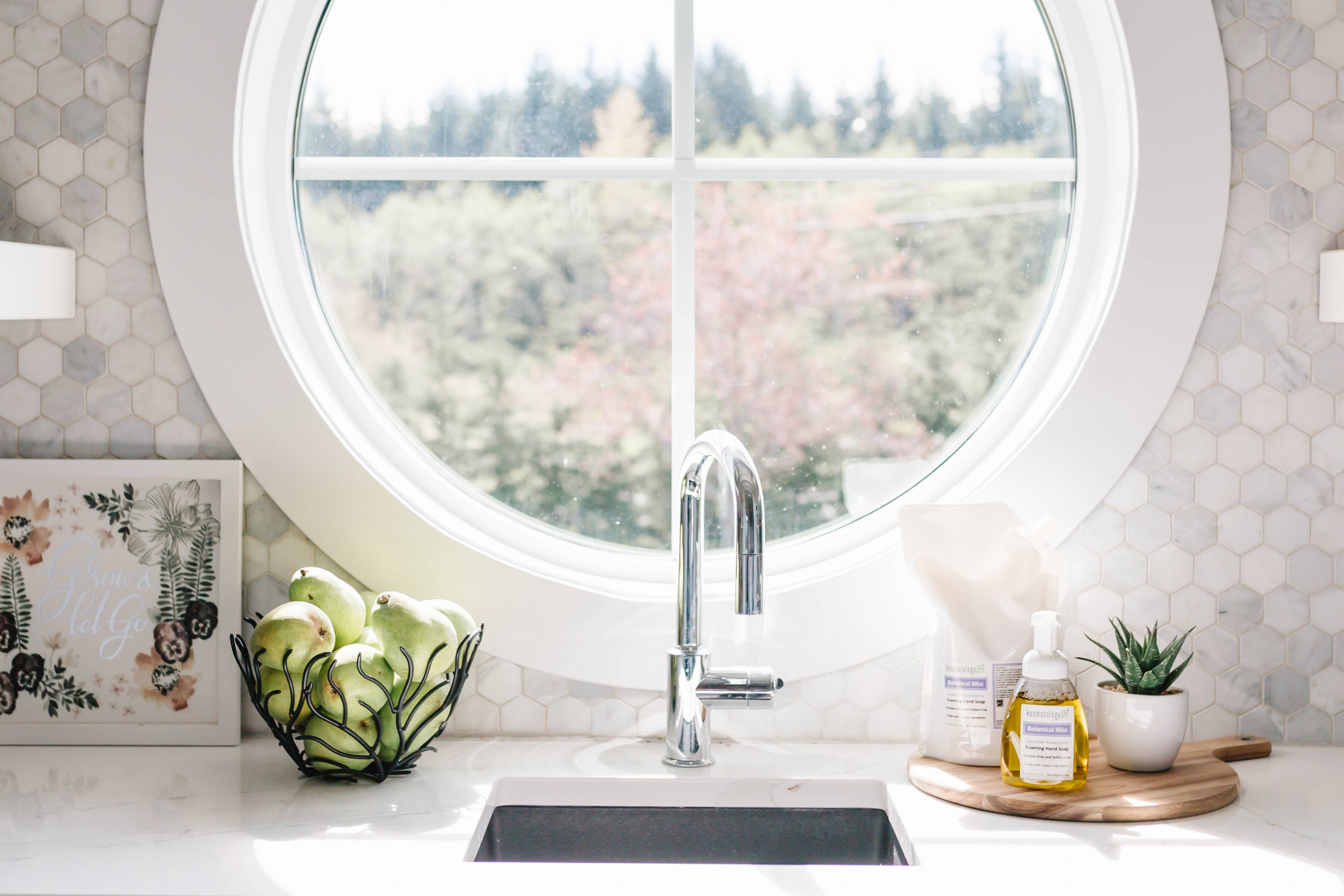 Kosmatology - Wholesale Hand Soap/Wash - Lavender + Eucalyptus Foaming Hand Soap Refill Organic 34 oz2