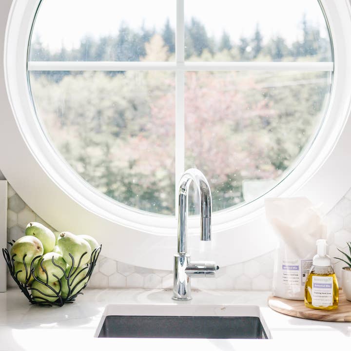 Kosmatology - Wholesale Hand Soap/Wash - Lavender + Eucalyptus Foaming Hand Soap Refill Organic 34 oz2