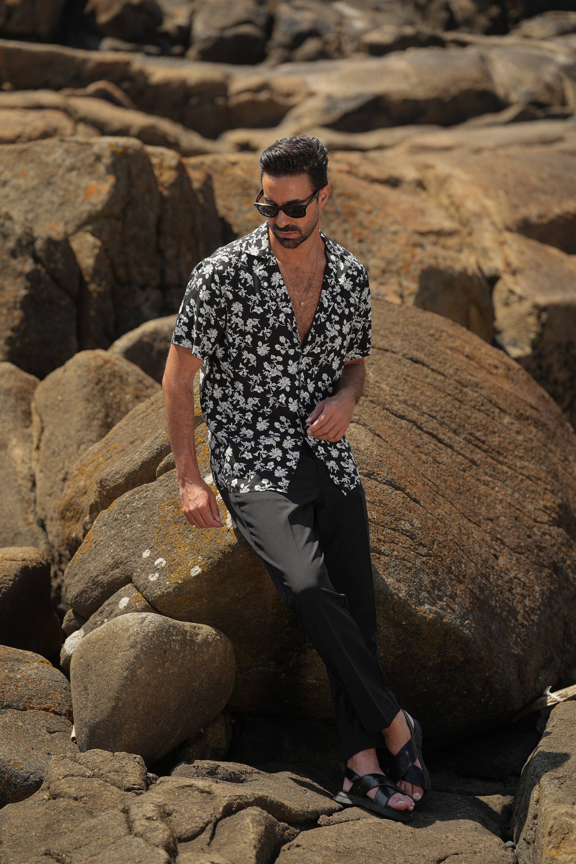 DONATO - Vente Chemise à col boutonné – homme - CHEMISE NOIRE ET BLANCHE À IMPRIMÉ FLORAL4