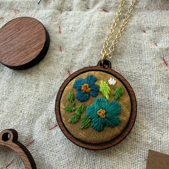 Rikrack - Wholesale DIY Craft Kit - Flowers Embroidery Necklace Kit4