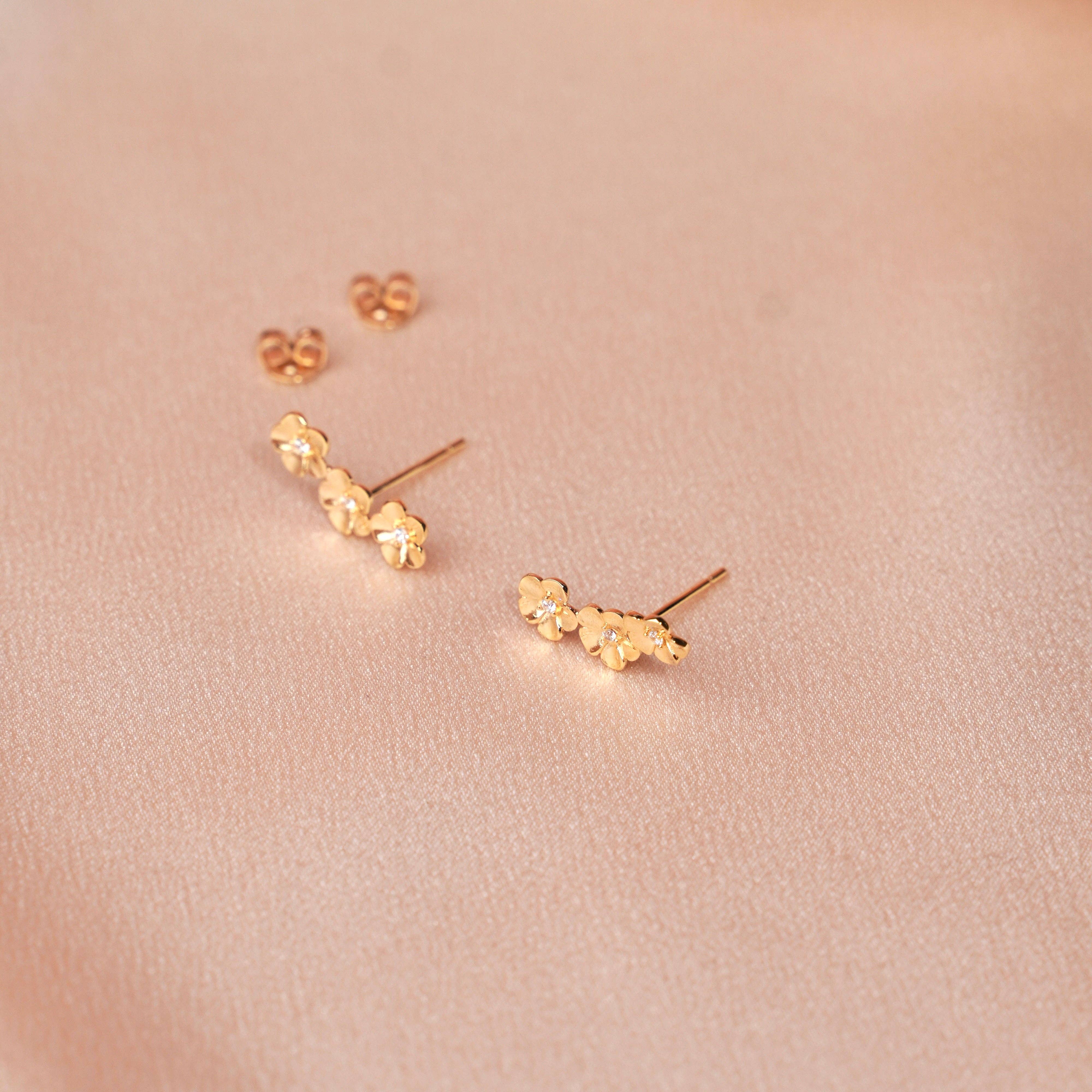 Meora Paris - Wholesale Stud/Post Earrings - 18k Gold Plated Flower Earrings3