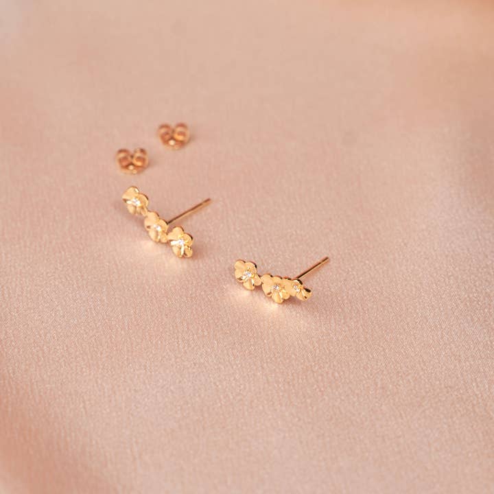 Meora Paris - Wholesale Stud/Post Earrings - 18k Gold Plated Flower Earrings3