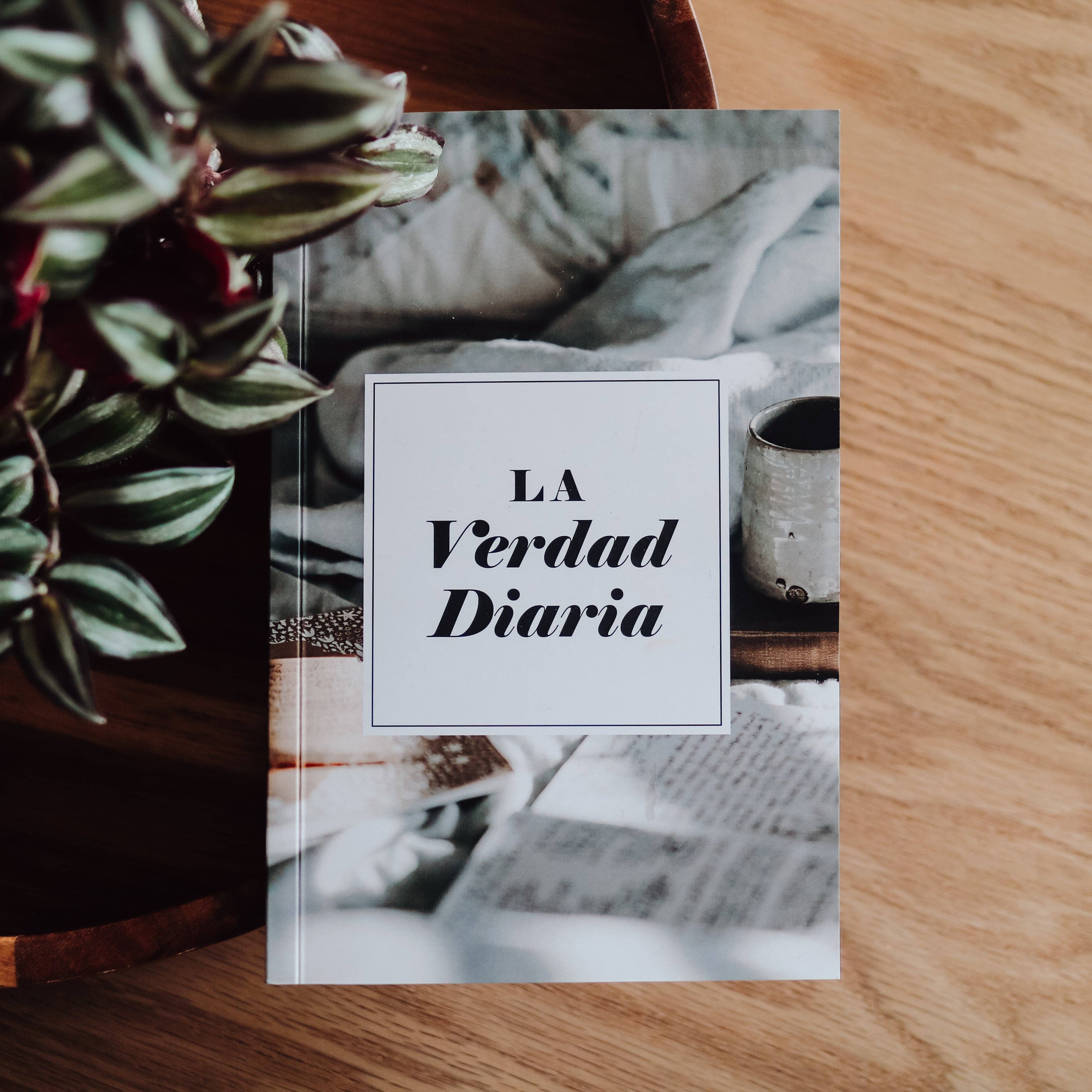 The Daily Grace Co - Wholesale Religion - La Verdad Diaria | Daily Truth - Spanish Edition0