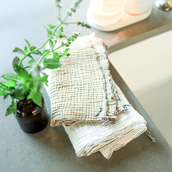Blackbird Makers - Wholesale Dinner & Cloth Napkin - Petite Cloth