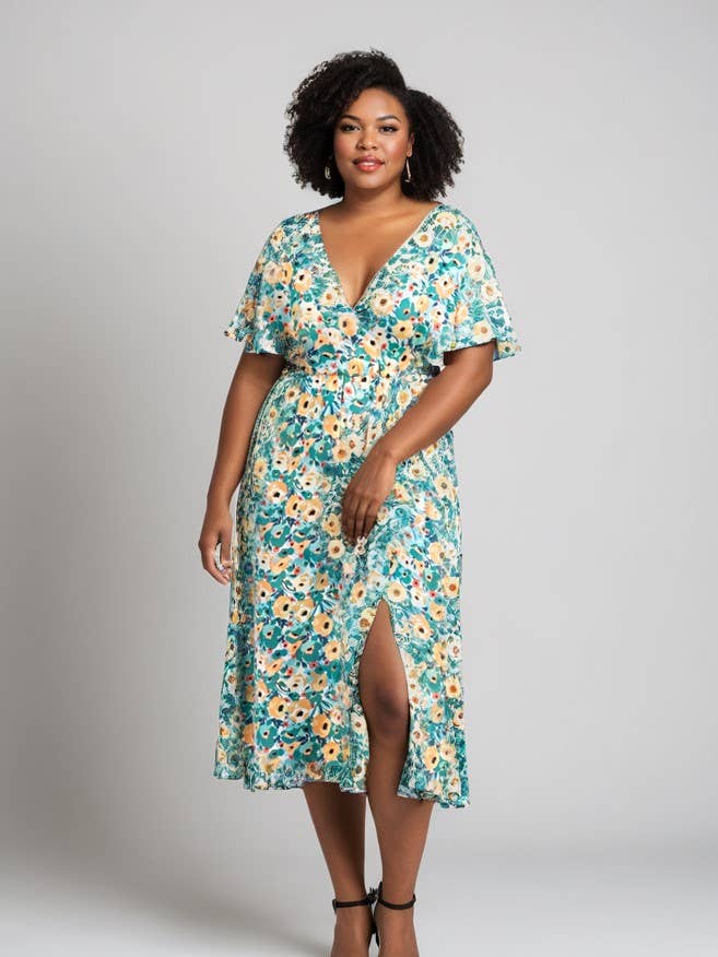 Plus size klänning med grön blommig slits (C6555/GREEN) för wholesale av Pomme Rouge Paris