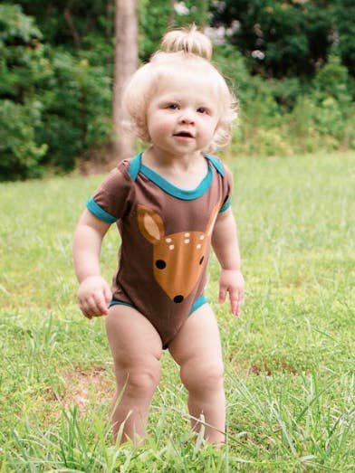 Body Woodland Fawn pour bébé pour la vente par Doodle Pants