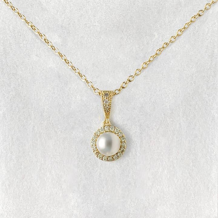 Amandine Jewelry - Wholesale Pendant/Charm Necklace - Pearl Halo Necklace2