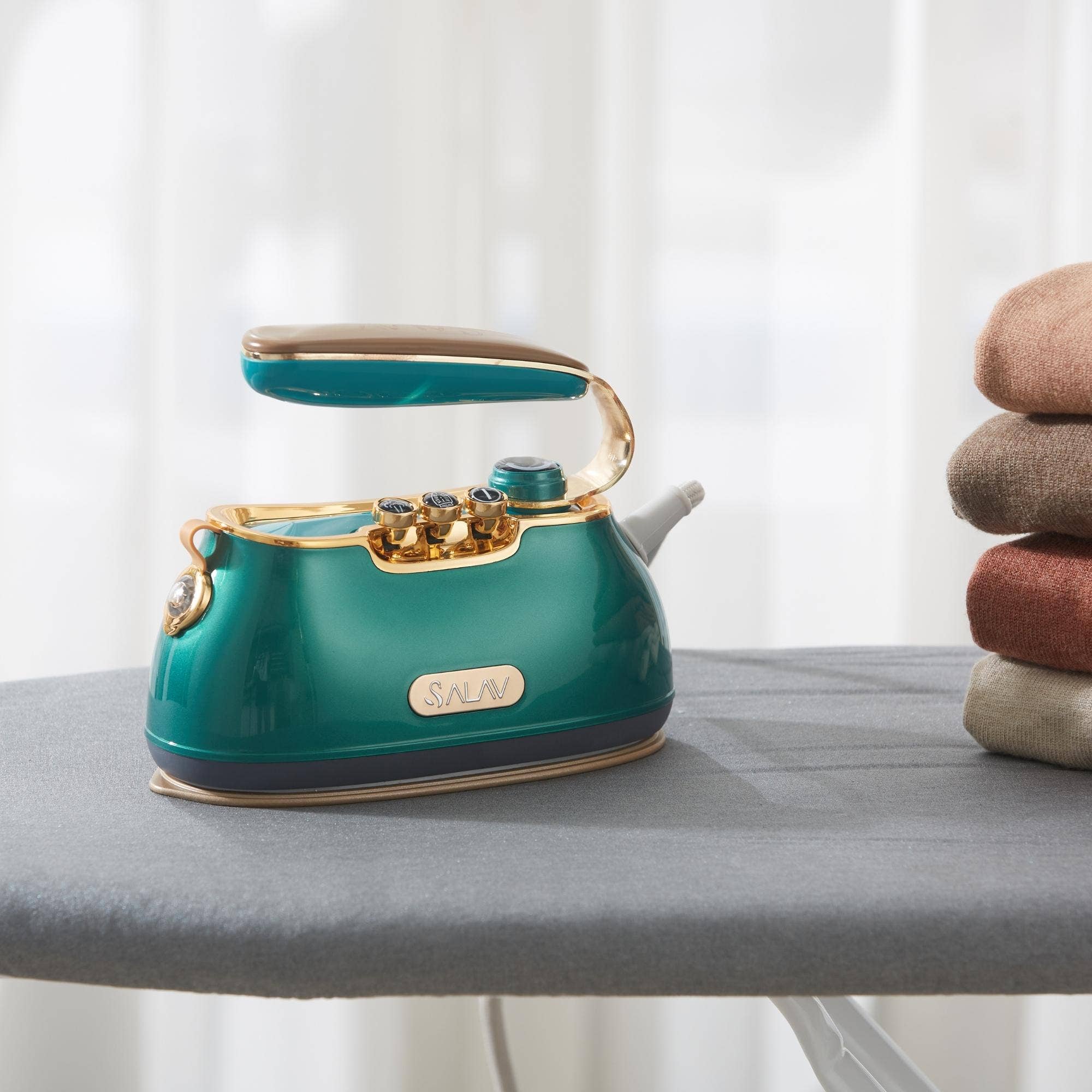 Salav-True & Tidy – wholesale Steamer – Retro Edition Duopress Steamer and Iron20