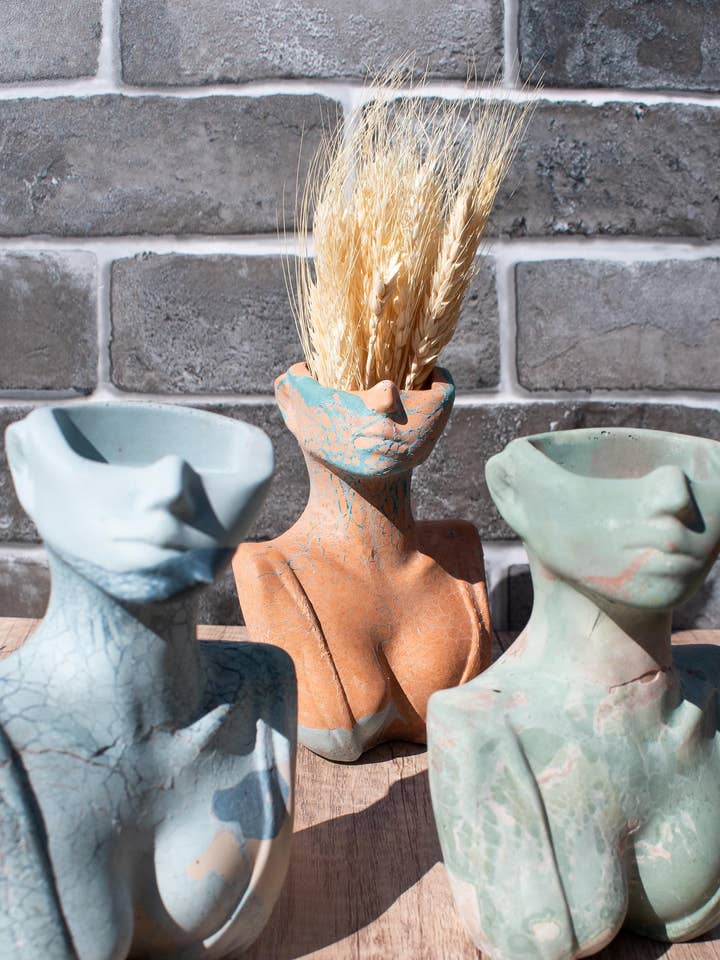 Vase de Fleurs Déesse - Buste en Béton Artisanal Fait Main #2 pour la vente par Shutterhaus