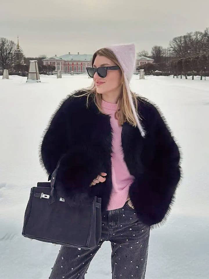 Svelte Seduction - Wholesale Fur/faux fur coat – Women's - Elara Faux Fur Coat Soft Fur Collar Wide1