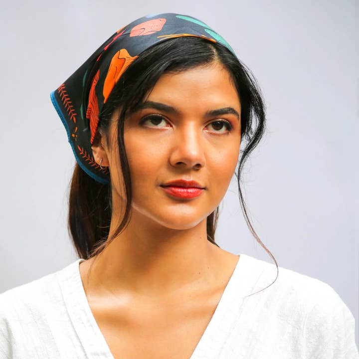 Arlo Goods - Vente Écharpe – femme - Randonnons ! Foulard Soie Foncé2