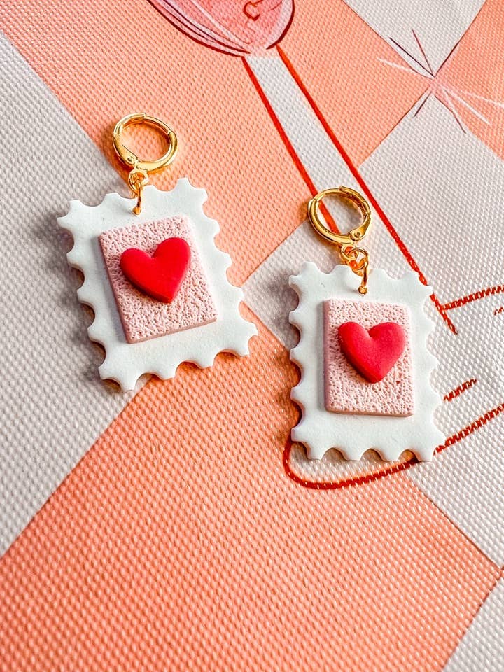 Pendentifs en forme de cœur pour la vente par Mark Alexander Clay Co