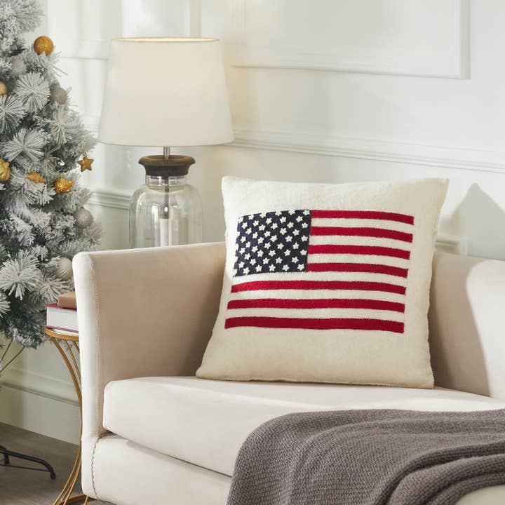 Arcadia Home - Vente Coussin décoratif - Coussin en laine feutrée à la main avec drapeau américain - Crème - Décoration du 4 juillet3