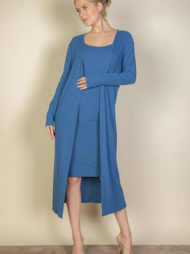 CAPELLA APPAREL – Vestido - Mulher por atacado – Conjunto CAPELLA APPAREL: Cardigan canelado e vestido midi justo com alças finas3