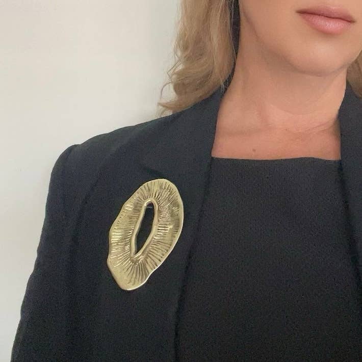 Gloria Mago - Wholesale Brooch - XXL Gold-Plated Eclipse Brooch. Exclusive design by Gloria Mago1