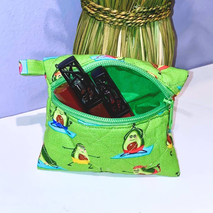 Needlesnstash - Wholesale Coin Purse - Women's - Quilted zipper coin purse wallet - Fun Avocado2