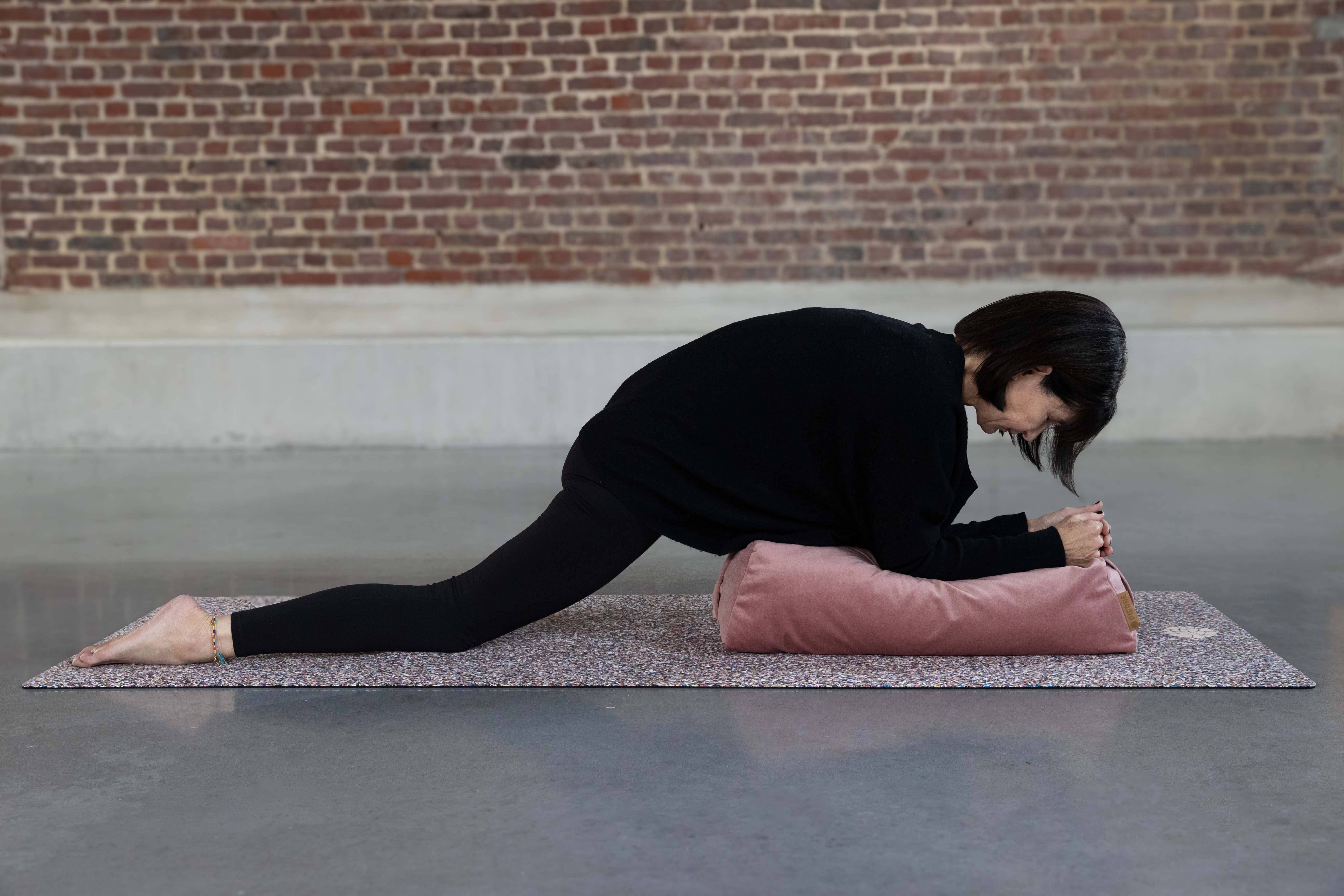 Pierre Sports – wholesale Yoga mat – Recycled yoga bolster - design fabric - filled with Kapok3