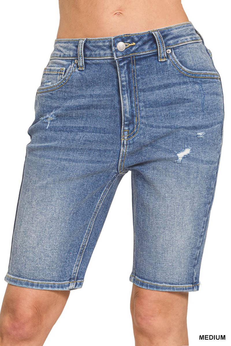 42POPS – Großhandel Shorts – Damen – 42POPS hochgeschnittene Denim-Shorts mit rohem, ausgefranstem Saum6