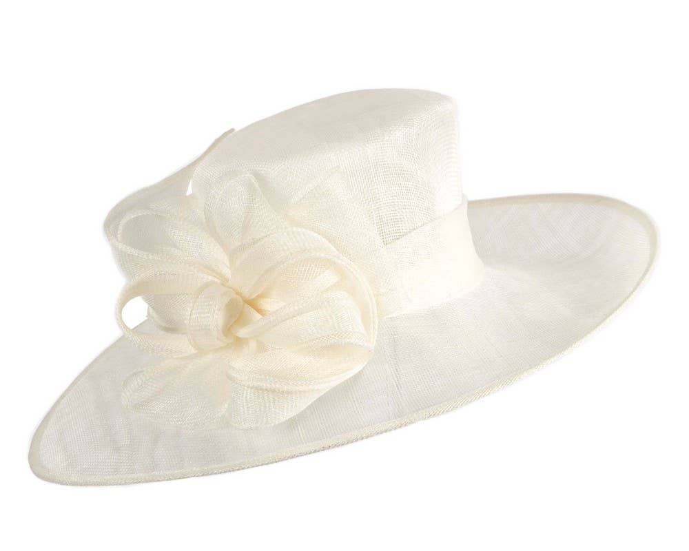 Max Alexander by Cupids Millinery Melbourne – wholesale Fascinator-hatt - Dam – Traditionell damhatt i sinamay1