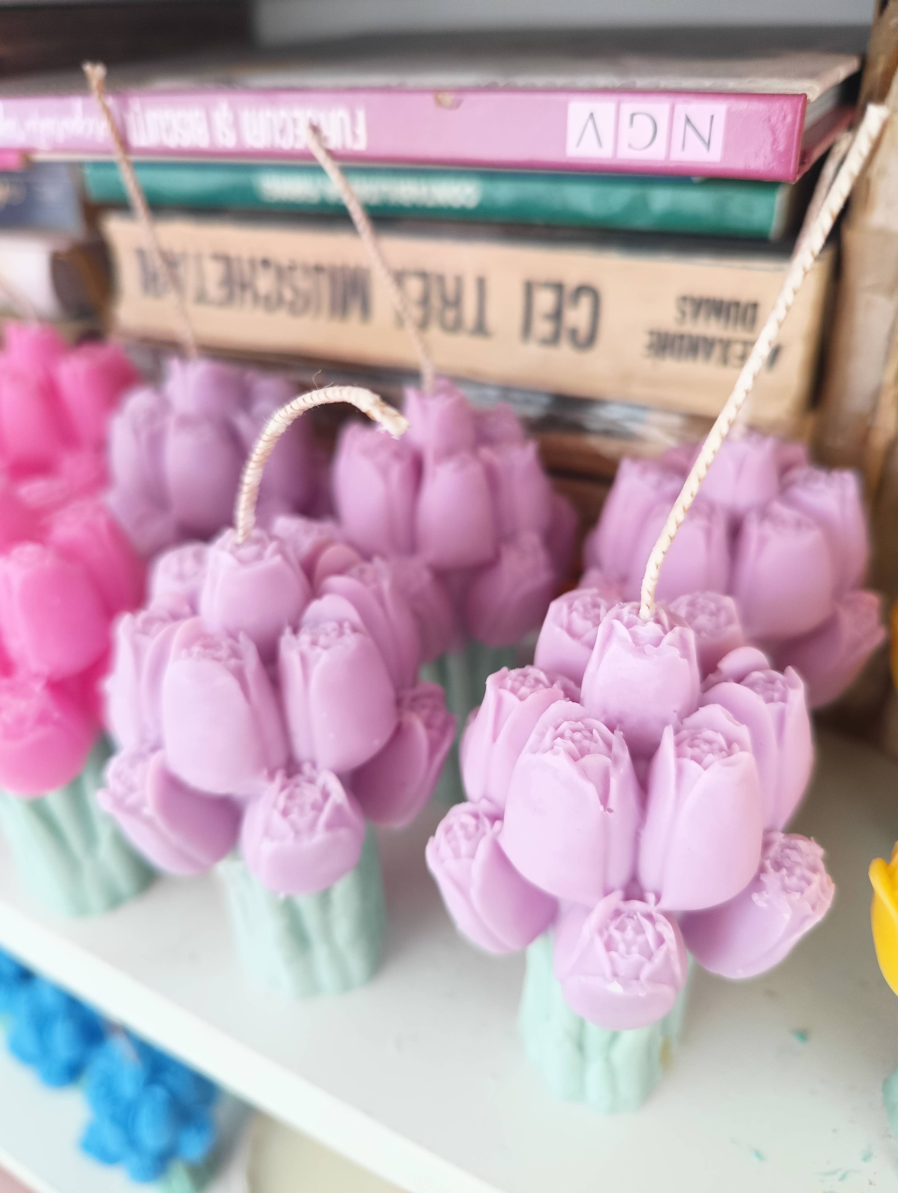 Llum del Sol - Wholesale Novelty Candle - Tulip Flower Candle | Soy Wax Scented Candle7