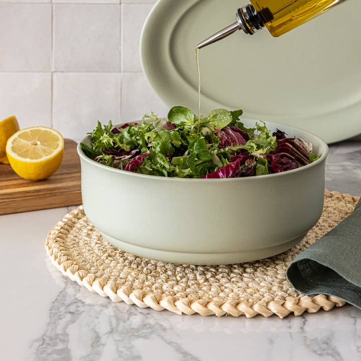 Rustic Round Woven Placemats – Black & Natural – Set of 4 for wholesale on Faire5