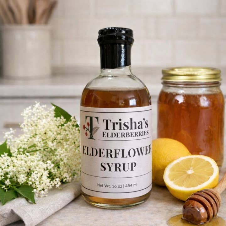 Biologische Vlierbloesemsiroop - 16oz (32 porties) voor wholesale door Trisha's Elderberries