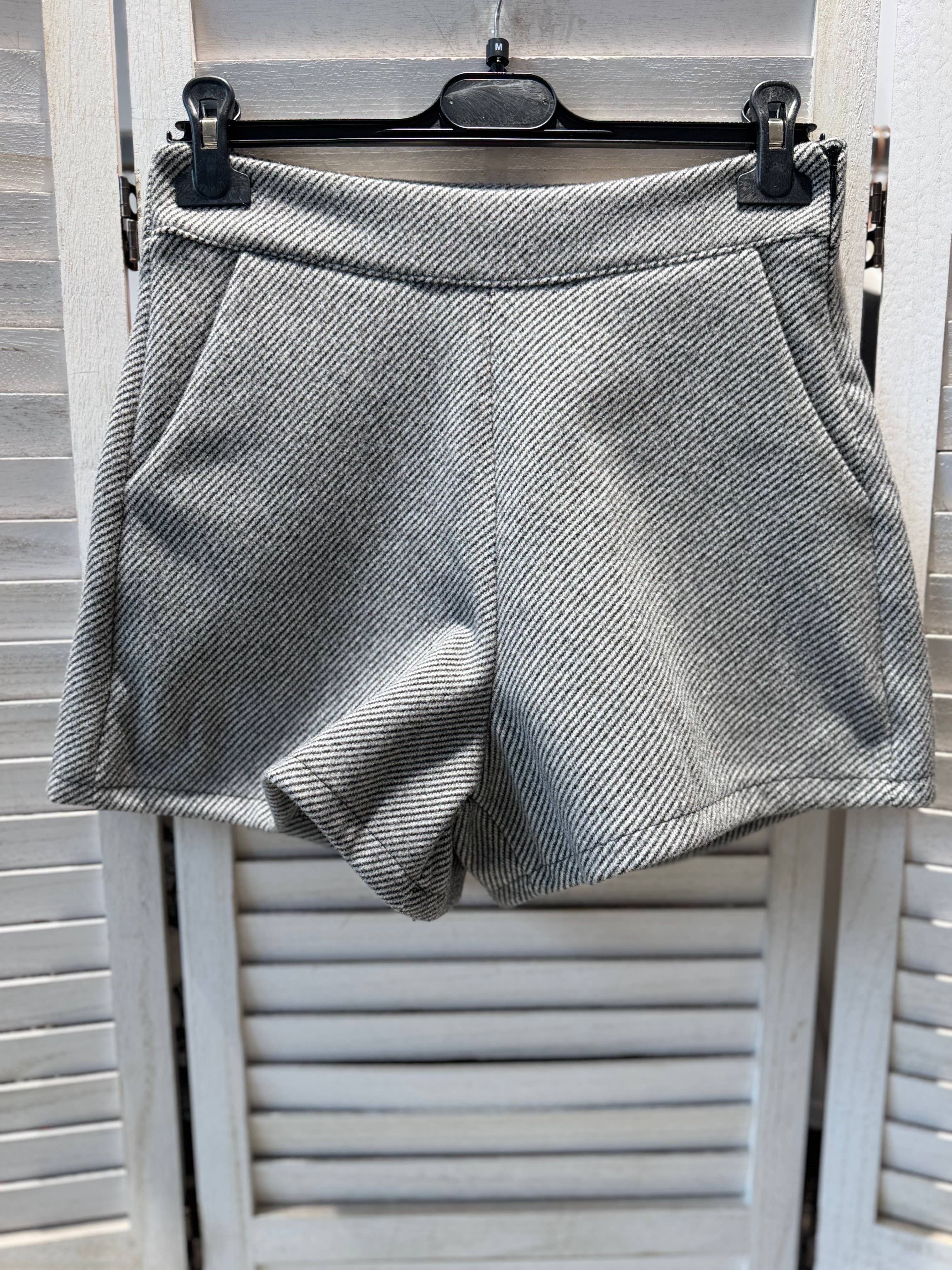 VICTORIA&ISAAC - Wholesale Shorts - Women's - Elegant Women's Shorts - 1336gray5