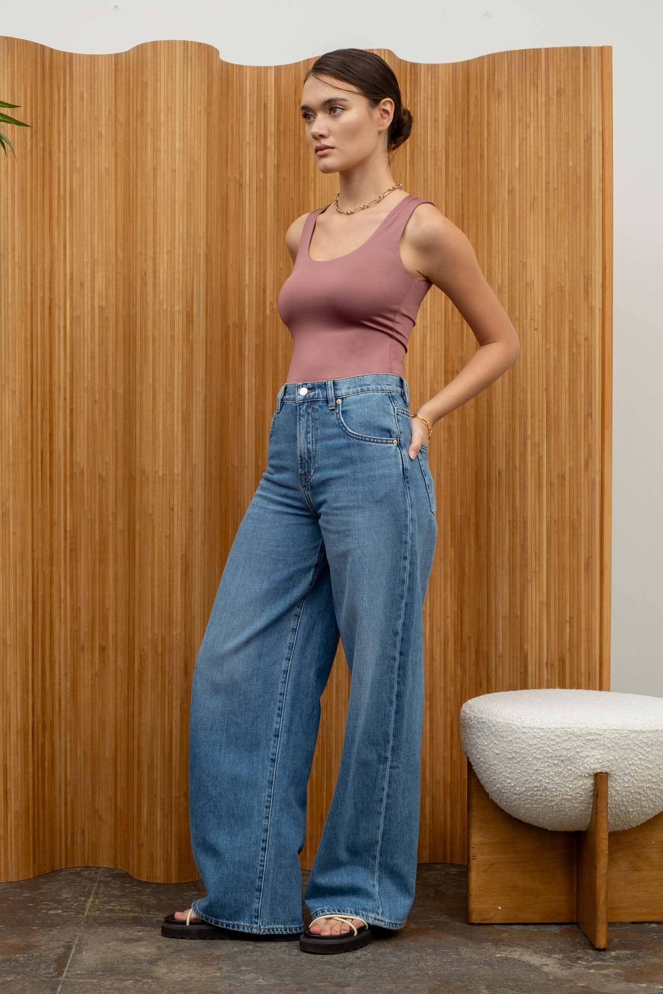 The Workshop Studio - Wholesale Knit Top - Women's - REVERSIBLE SCOOP NECK SLEEVELESS KNIT TANK TOP44