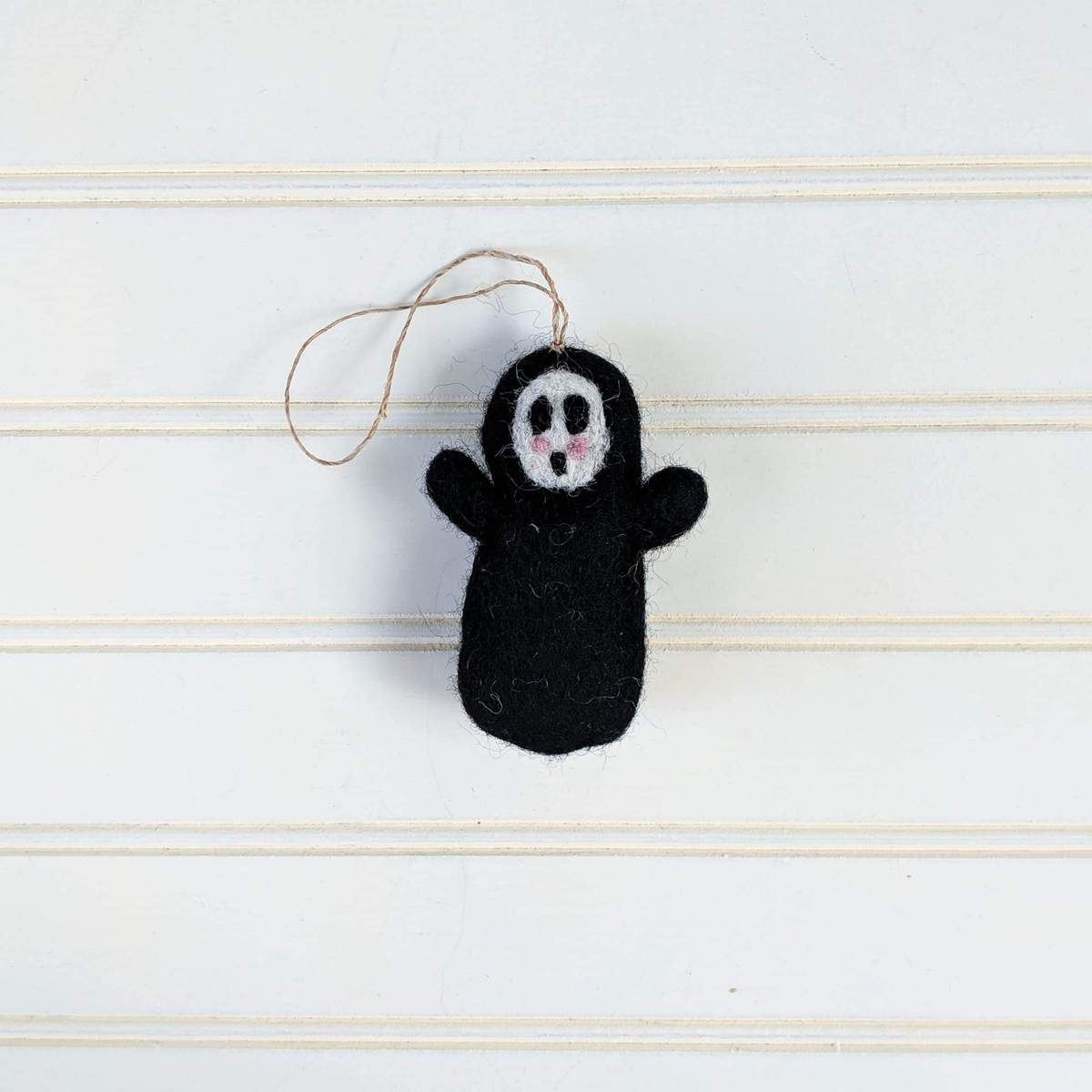 Friendsheep – Engroshandel Pynt – Loomis The Screaming Ghost øko-uldpynt4