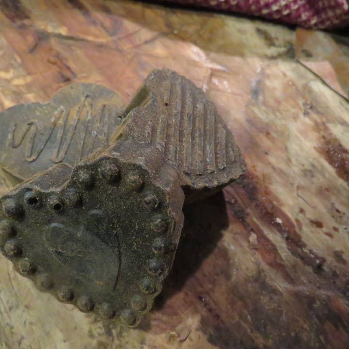 The Cranberry Cornstalk Co. - Wholesale Decorative Plate/Dish/Bowl - Blackened Bees Wax Primitive Heart Bowl fillers1