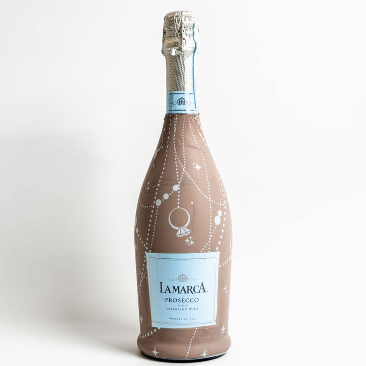 Beau Bottles Taupe Pearls et Prosecco - Collection Prosecco pour la vente par Beau Bottles
