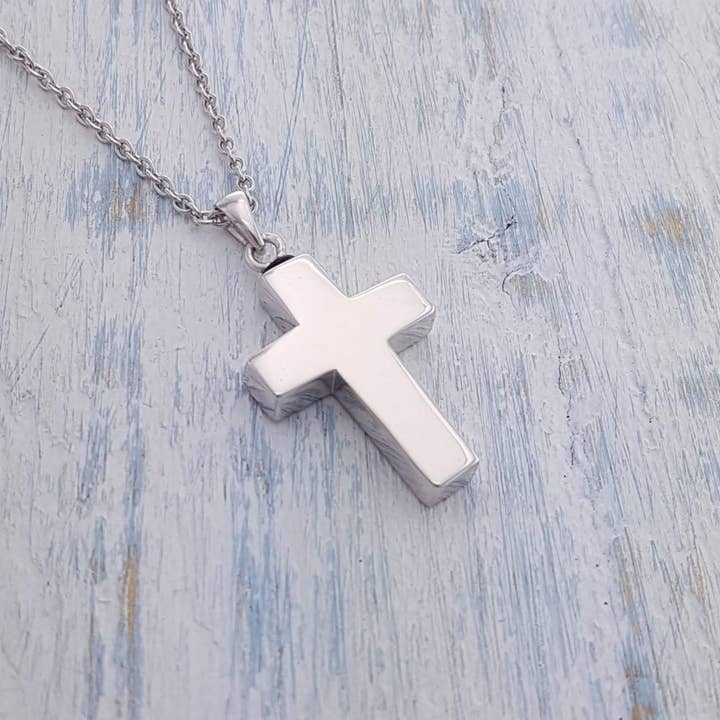 Collier avec pendentif en forme d'urne en forme de croix, argent sterling 925 massif pour la vente par Just Vial