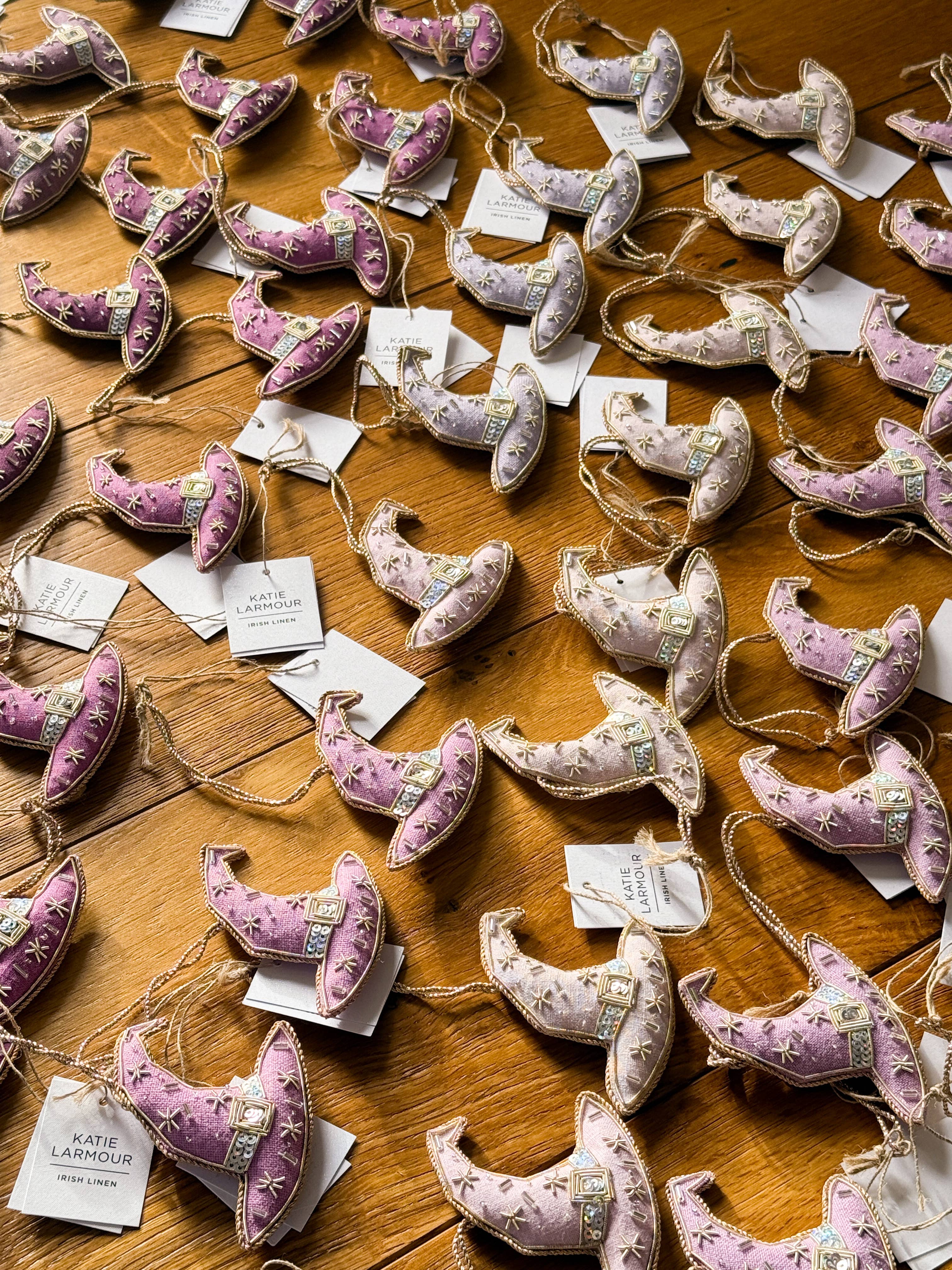 Katie Larmour Linen – wholesale Ornament – (7pcs) Assortment Purple Handmade Witch Hat Linen Halloween2