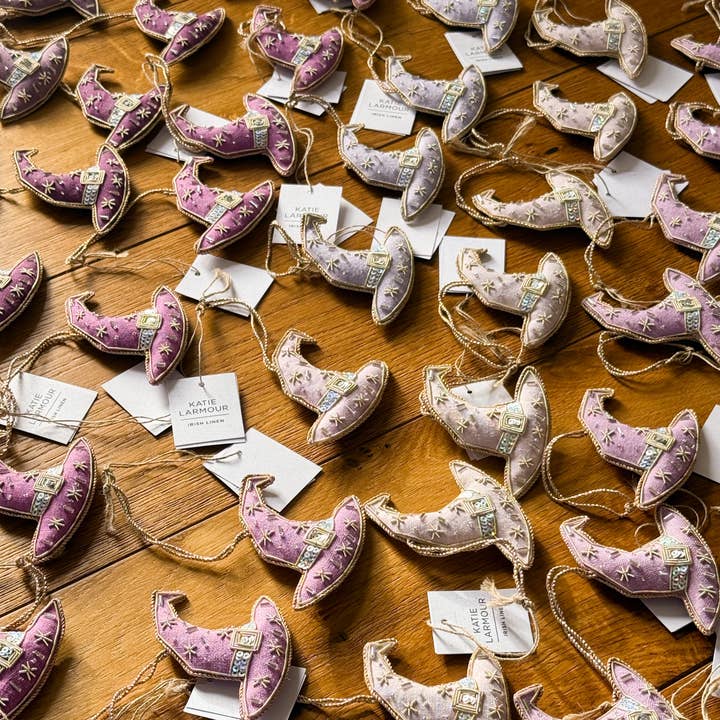 Katie Larmour Linen – wholesale Ornament – (7pcs) Assortment Purple Handmade Witch Hat Linen Halloween2