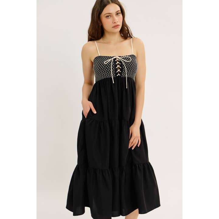 OPVALLENDE MIDI JURK MET GESMOKTE CONTRAST EN VLOTTE TOUCH voor wholesale door idem ditto