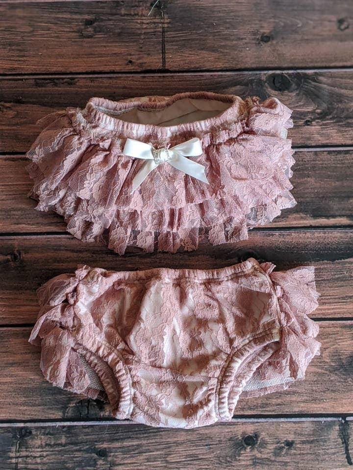 Cuddle Couture - Wholesale Underwear/Diaper Cover - Baby - Mauve Lace Bloomers