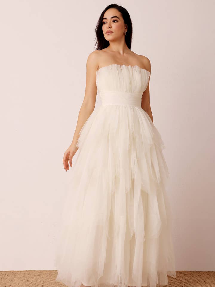 Abito Lungo Senza Spalline Dakota in Avorio per la vendita all'ingrosso da parte di Lace & Beads