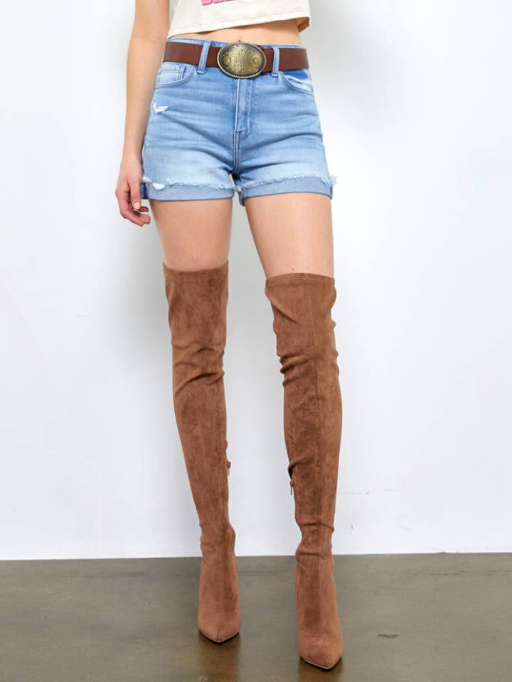 TAGLIA NORMALE E PLUS - PANTALONCINI A VITA ALTA CON POLSINO SINGOLO per la vendita all'ingrosso da parte di ARTEMIS VINTAGE