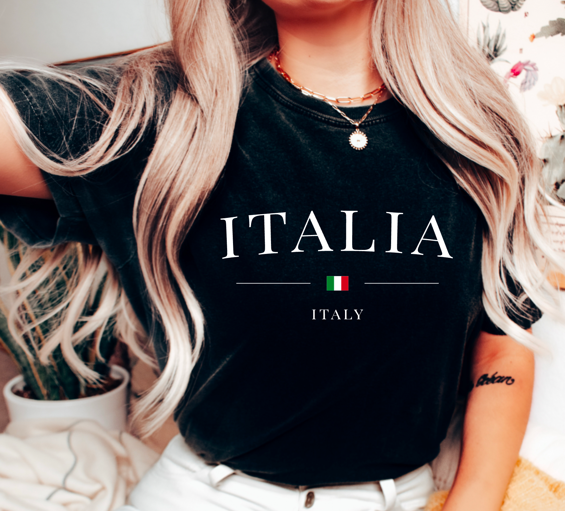 Gia Gifts Boutique - Wholesale Screen Printed T-Shirt - Women's - Italy Graphic Tee | Italy | Preppy0