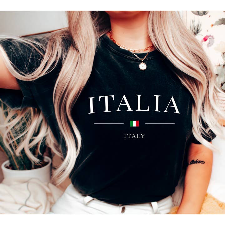 Gia Gifts Boutique - Wholesale Screen Printed T-Shirt - Women's - Italy Graphic Tee | Italy | Preppy