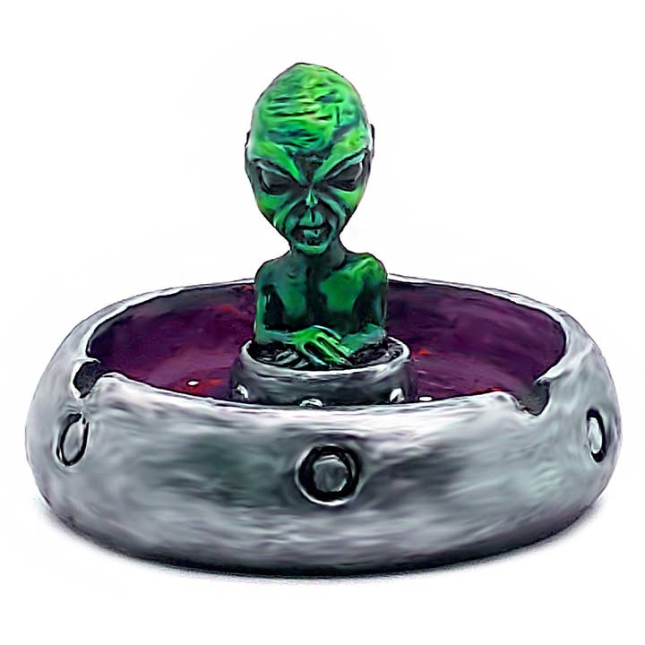 Pichincha - Wholesale Ashtray - Green Alien Flying Saucer Figurine Round Ash Tray1