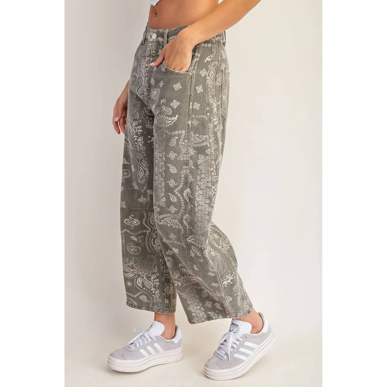 STYLE USA – Großhandel Hose – Damen – Mineralgewaschene Jeans mit Paisleymuster7