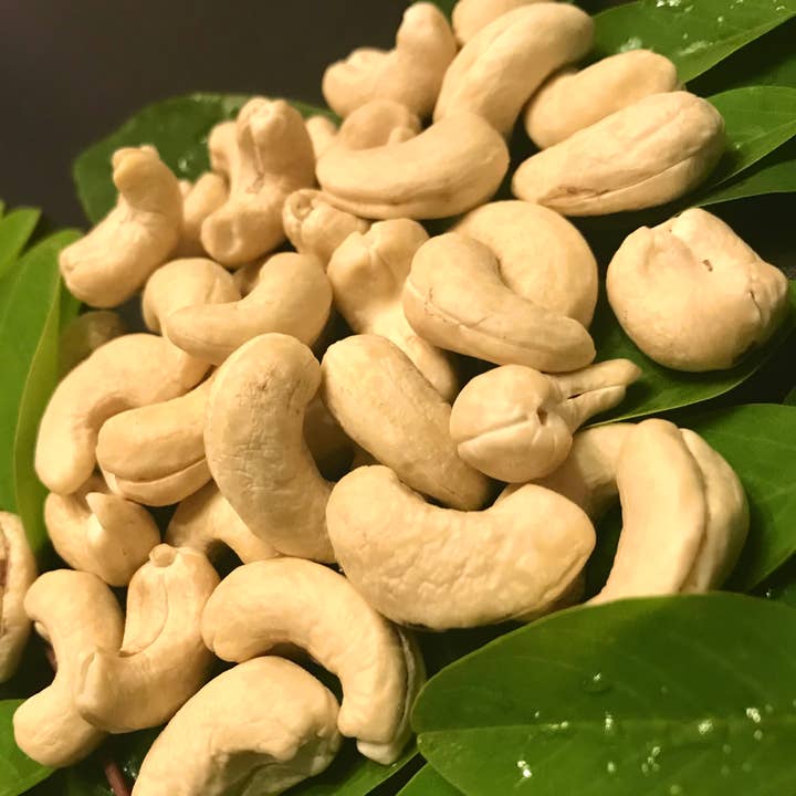Cashew nuts, raw, large size, 500 g for wholesale by K2G