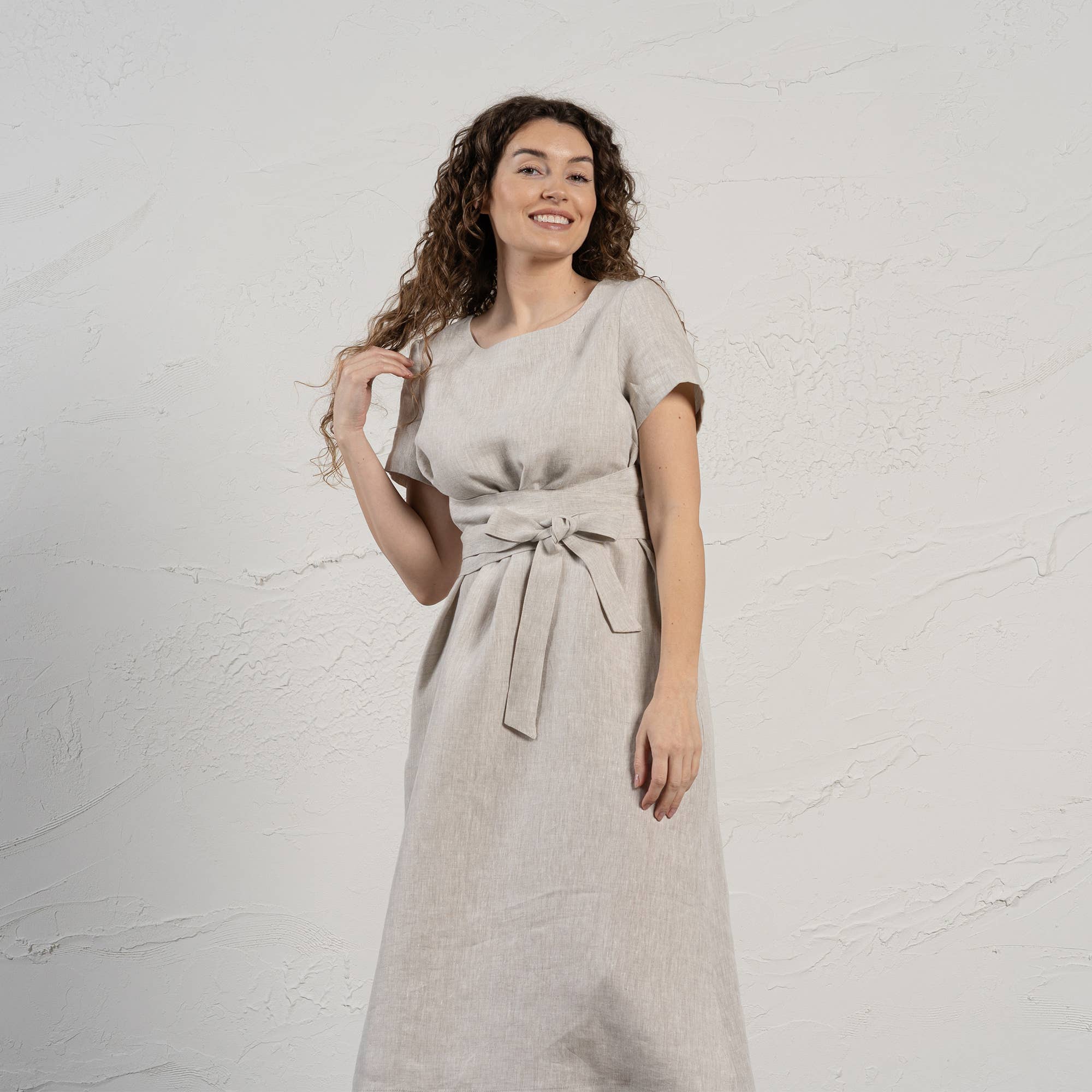 menique - Vente Robe – femme - Robe portefeuille en lin Milly - Manches courtes avec ceinture noeud pour l'été10