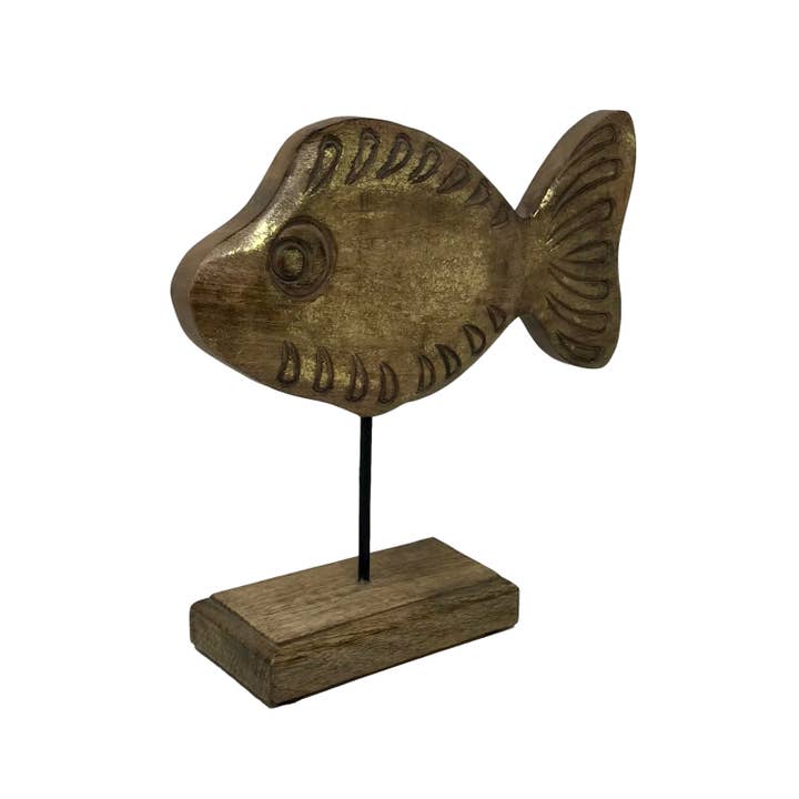 Wilco Home – Großhandel Dekofigur – Godfrey-Goldfisch-Statue aus Holz mit Aufschrift „Fish Tales“, geschnitzt1