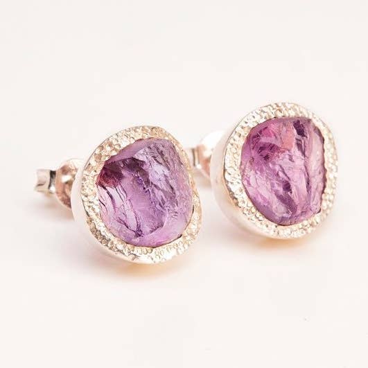 Orecchini a bottone con ametista, in argento Sterling - Thea per la vendita all'ingrosso da parte di Koko