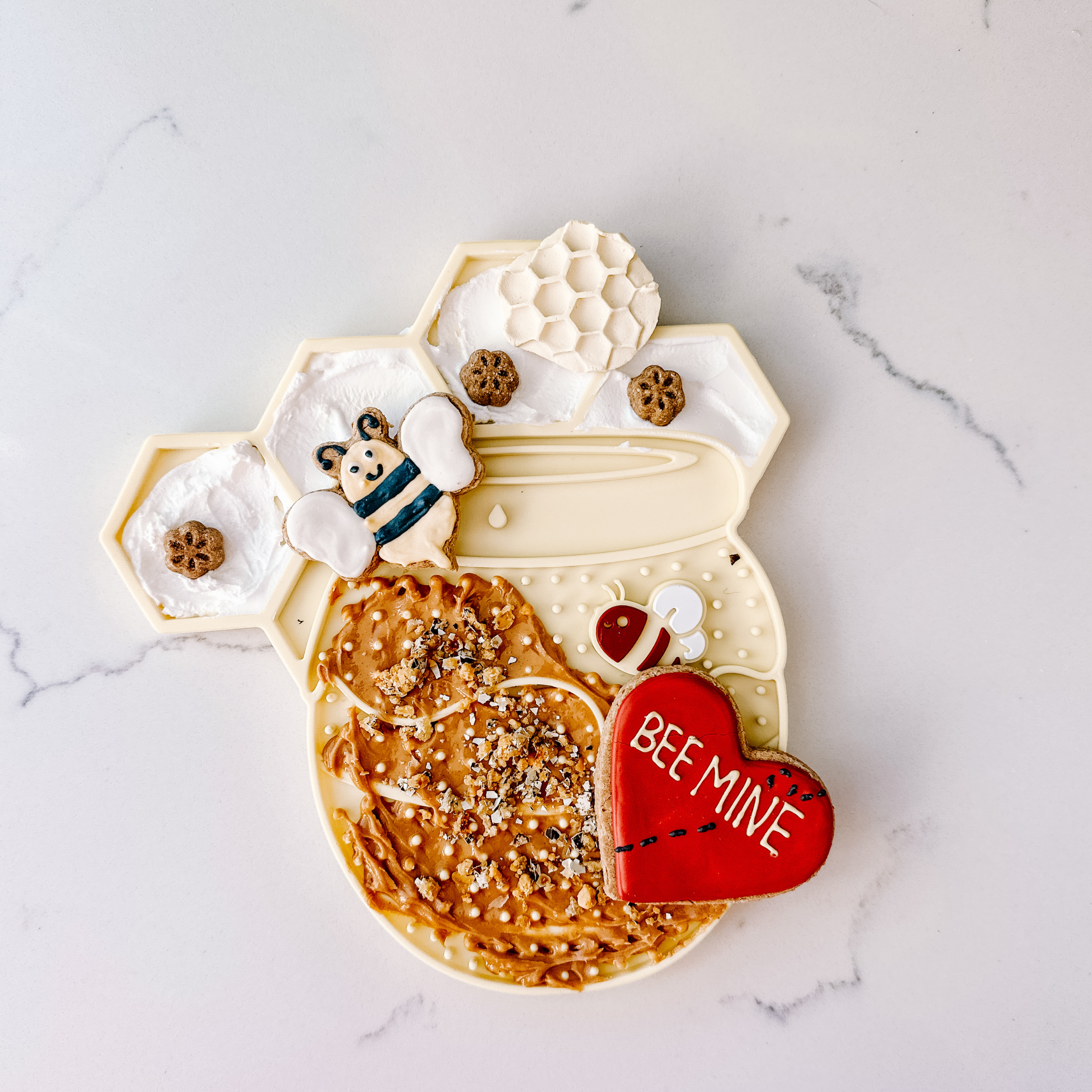 Barks and Brownies - Wholesale Pet Food Mat - Dog - Bee Lick Mat2