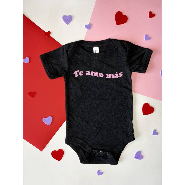 Te Amo Más Heather Black voor wholesale door Vida + Wild