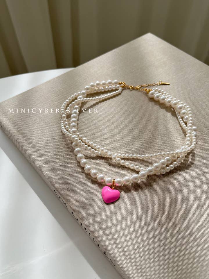 Kleine roze halsketting met hart voor wholesale door MINICYBER STUDIO